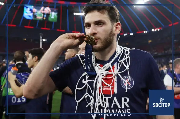 SBOTOP: Khvicha Kvaratskhelia and Ousmane Dembele Lead PSG Stars Receiving Custom Lakers Jerseys at Club World Cup