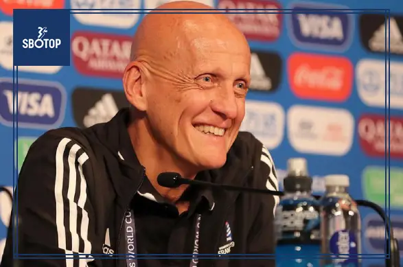 SBOTOP Từ Thần Tượng Đến Nỗi Thất Vọng: Pierluigi Collina Qua Góc Nhìn Đồng Nghiệp