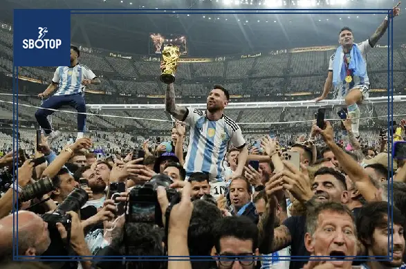 SBOTOP: Brad Pitt Witnesses Firsthand Why Messi is Called the GOAT
