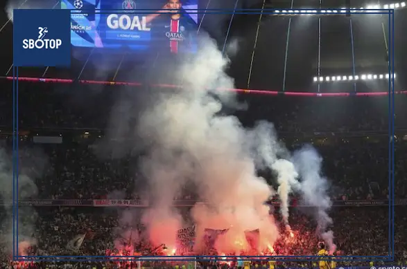 SBOTOP: Chaos Erupts During PSG’s Champions League Parade, French Interior Minister Calls Rioters 'Barbarians'