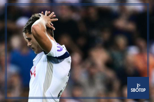 SBOTOP : Van de Ven Contacts Alexander Isak After Serious Injury in Liverpool vs Tottenham Clash